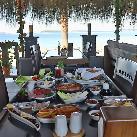 Hotel Trend Cesmealti & Lounge *