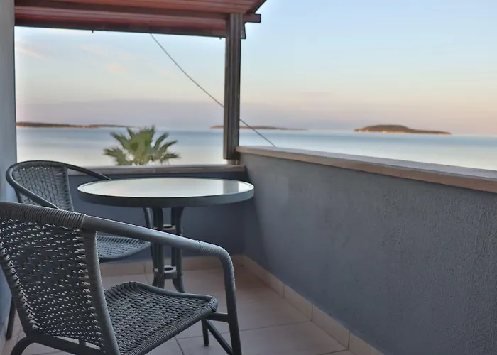 Trend Cesmealti & Lounge Otel *