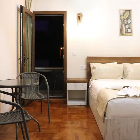 Trend Cesmealti & Lounge *