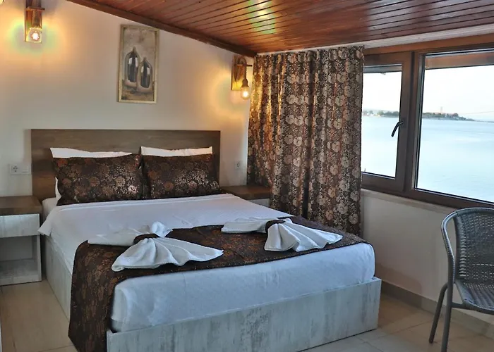 Trend Cesmealti & Lounge 이즈미르