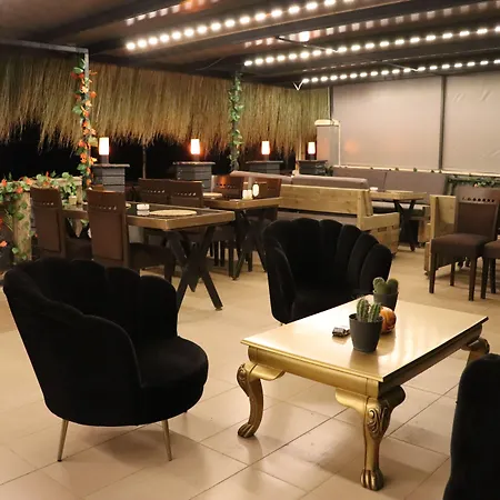 Trend Cesmealti & Lounge * Σμύρνη